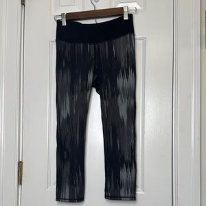 GAP Black and Gray Leggings with Dynamic Pattern